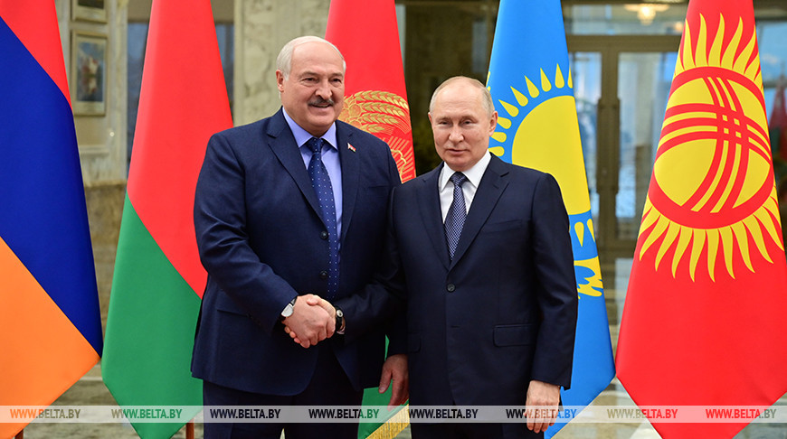 Александр Лукашенко и Владимир Путин пообщались с глазу на глаз