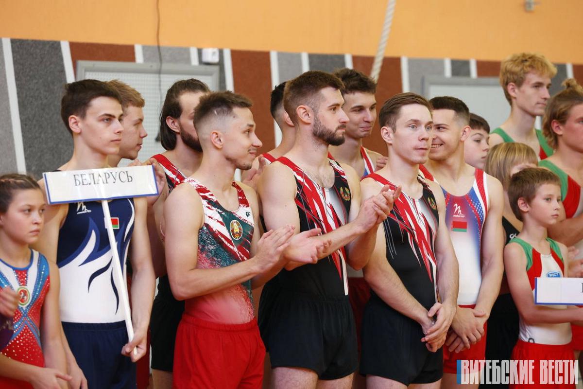 В витебском Центре по прыжкам на батуте стартовали Международные соревнования "Славянские игры"