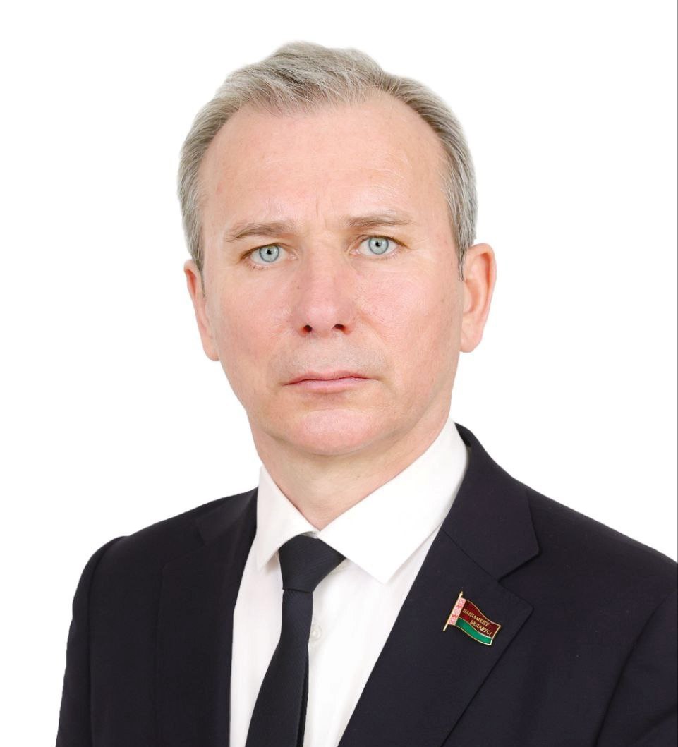 Виктор Азарёнок: тесное взаимодействие депутатов и исполнительных органов власти идет на пользу всем