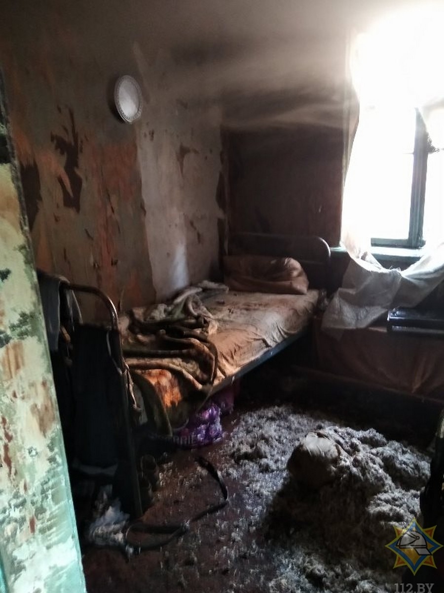 На пожаре в Поставах работники МЧС спасли пенсионера