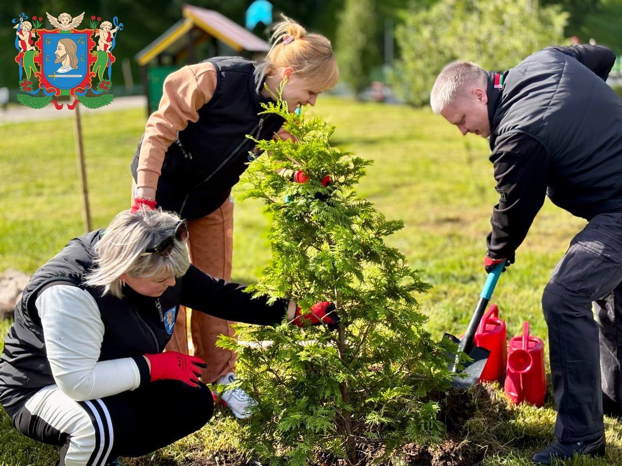 Фотофакт. В двух городах Витебской области сегодня прошли городские субботники