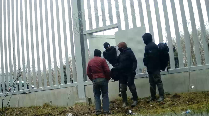 Госпогранкомитет: насильственное вытеснение беженцев в Польше поставлено на поток