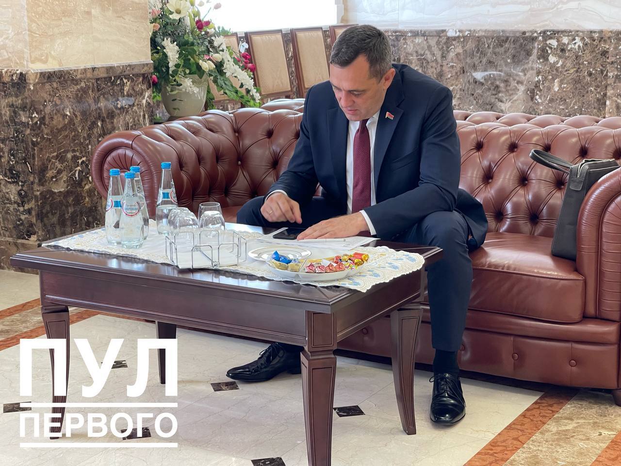 Президент Беларуси принял с докладом губернатора Витебской области