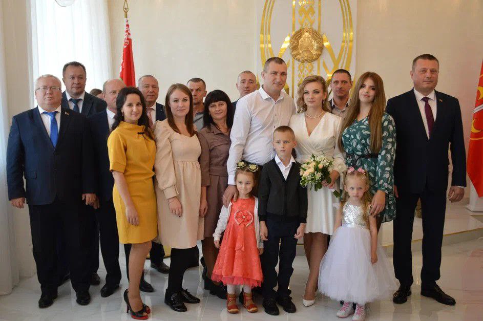 В Толочине после капитального ремонта открылось обновленное помещение отдела ЗАГС