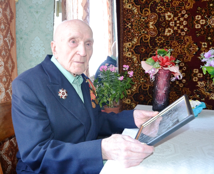 100-летний житель Бешенкович Сергей Карась поделился воспоминаниями о кровопролитных событиях 1941 — 1945 годов