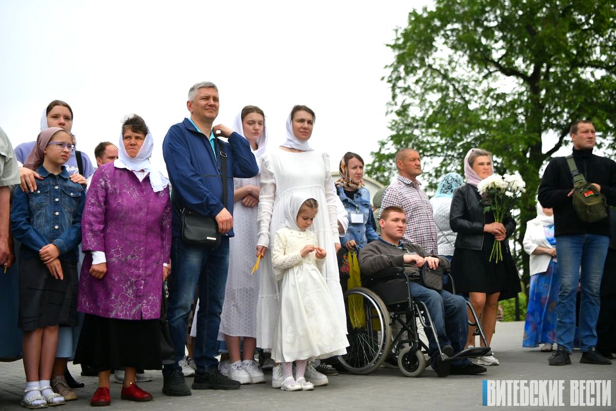 Фотофакт: тысячи паломников прибыли в Полоцк для участия в праздничных мероприятиях в честь Дня памяти Преподобной Евфросинии Полоцкой и 900-летия обители