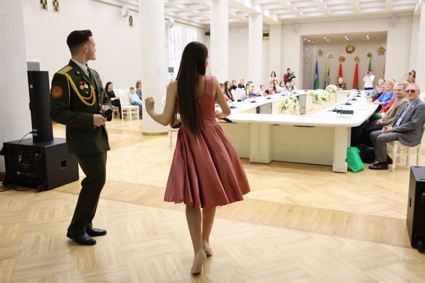 Министерство обороны: в той реальности, которая окружает белорусских детей, нет страха и неуверенности