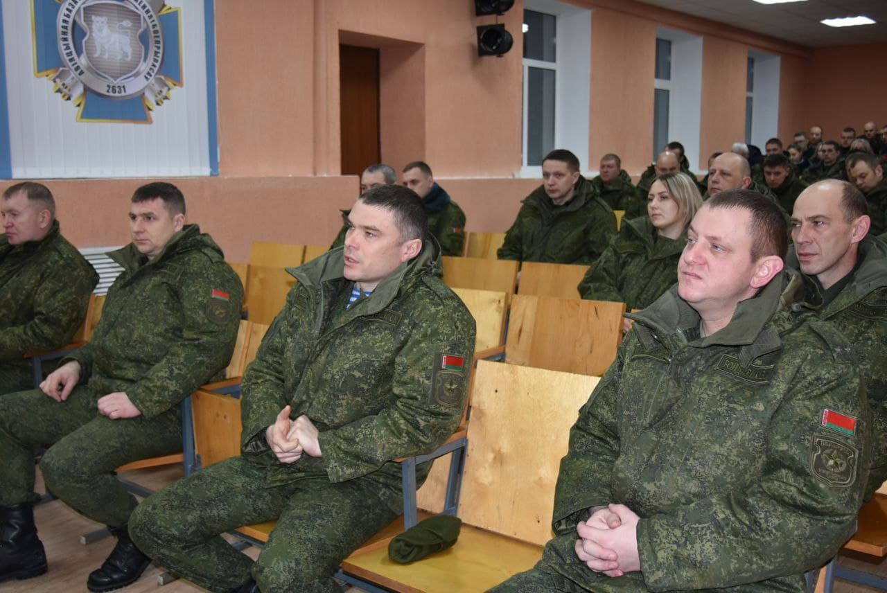 Проект обновленной Конституции обсудили в воинской части №94017  в Городокском районе