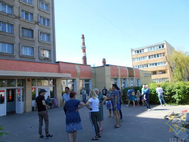На пожаре в Орше из общежития эвакуировали 32 человека