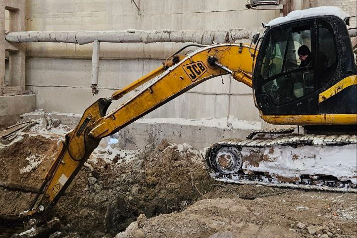 ОАО «Доломит» завершает монтаж металлоконструкций для установки бункера приема сырья