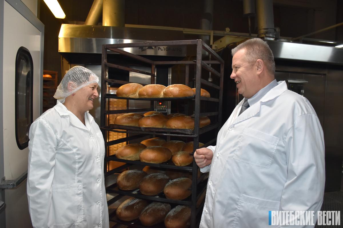 "Хлеб у нас на любой вкус". Узнали, какие новинки освоили докшицкие хлебопеки