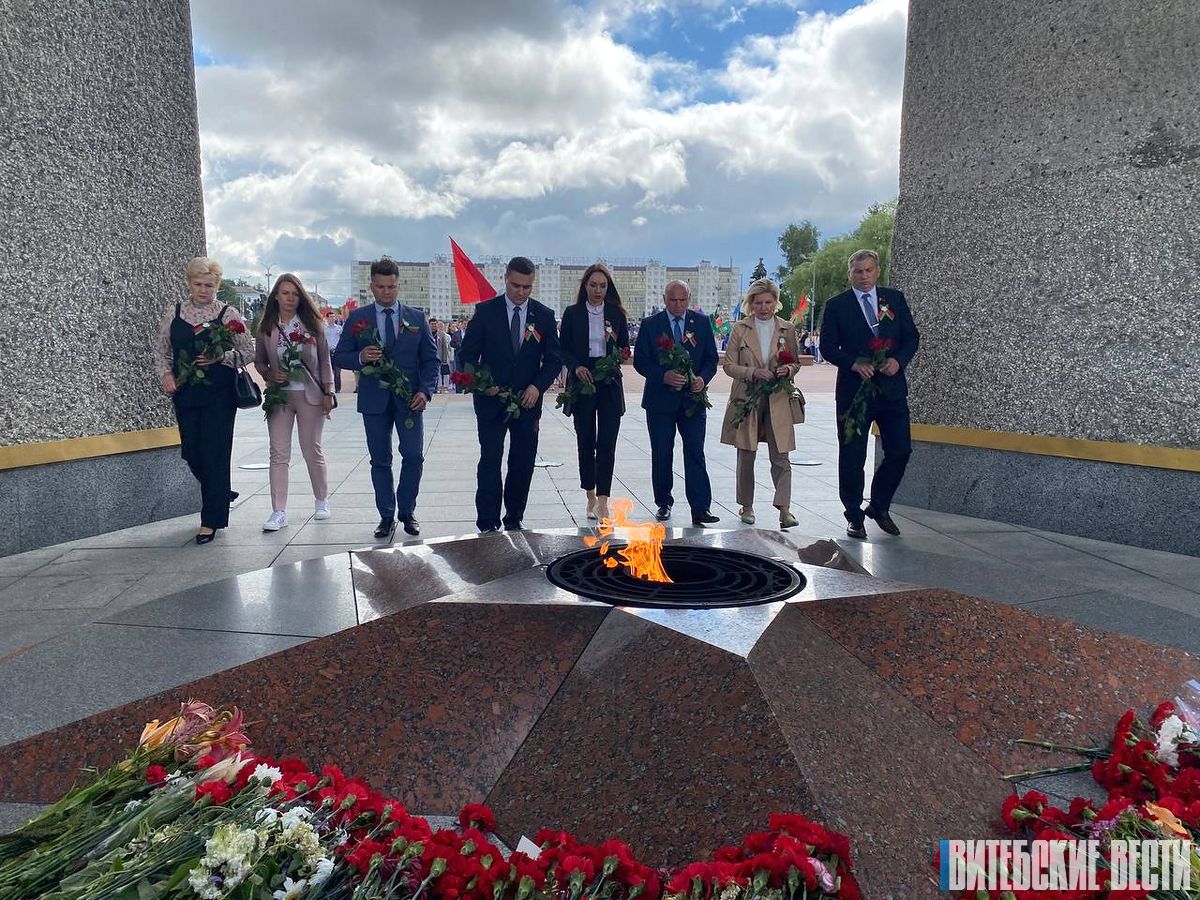 День молодежи на "Славянском базаре" начался с патриотической акции «Беларусь помнит. Помним каждого» и шествия