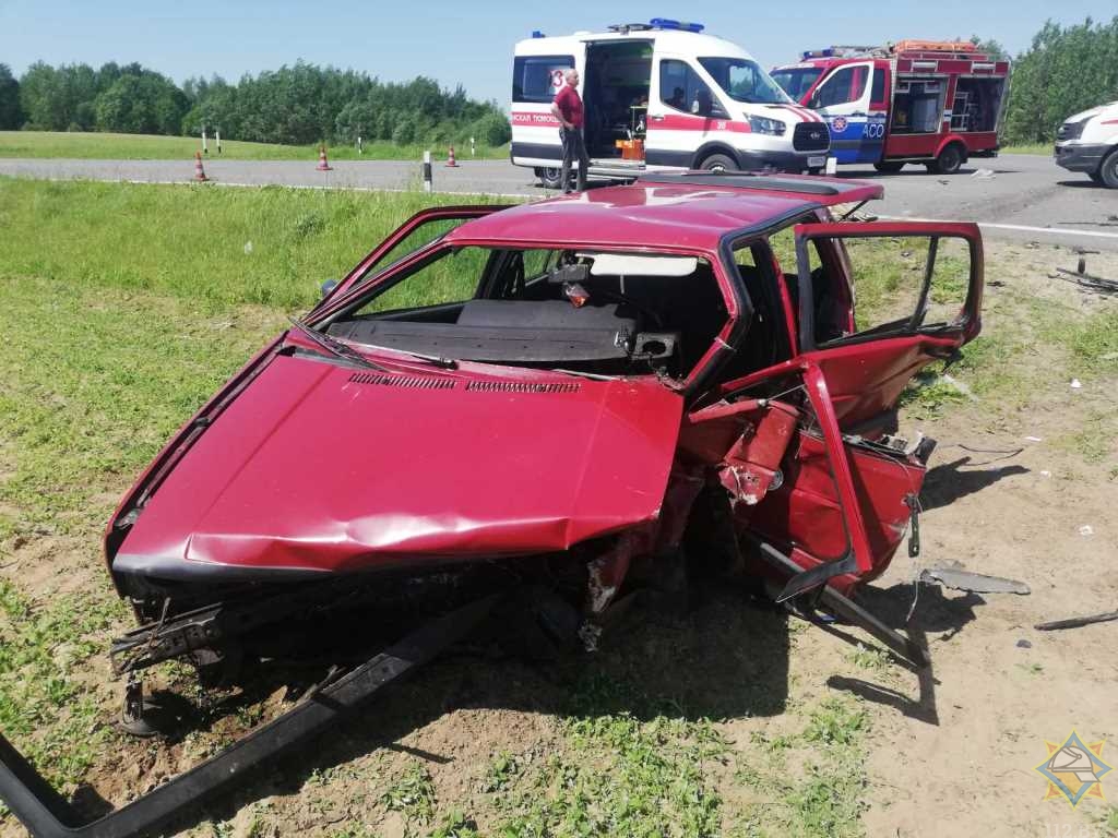 Под Витебском столкнулись две легковушки, есть пострадавшие