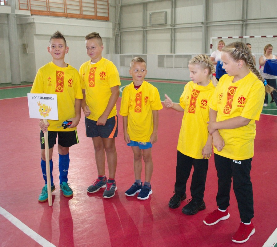 Фестиваль «Папа, мама, я – футбольная семья!» прошел в физкультурно-спортивном комплексе Сенно