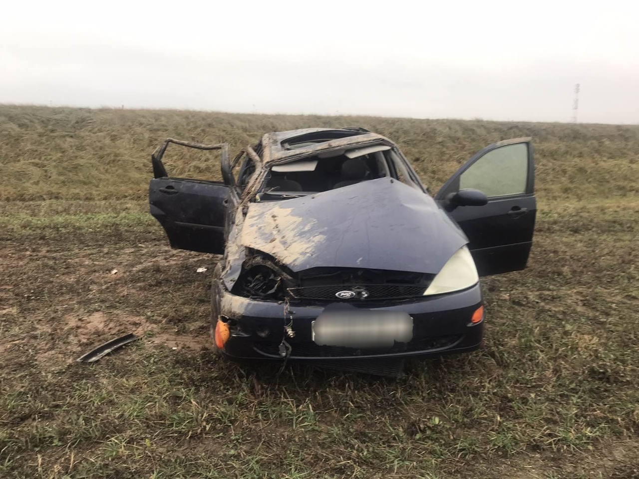 В Глубокском районе легковой автомобиль опрокинулся в кювет