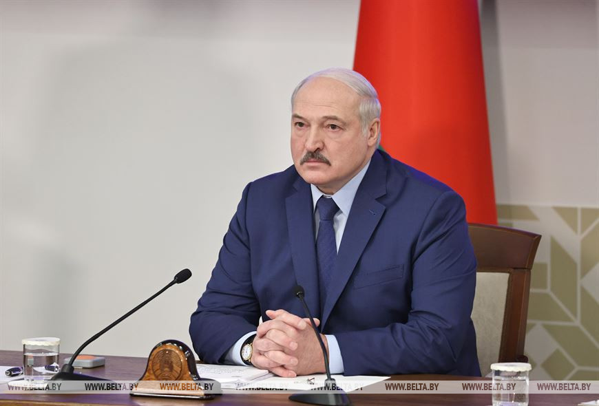 Лукашенко о цензуре в соцсетях: мир на пороге принятия этих решений