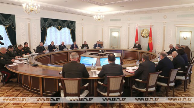 Лукашенко считает необходимым расширить сферу влияния отечественных СМИ