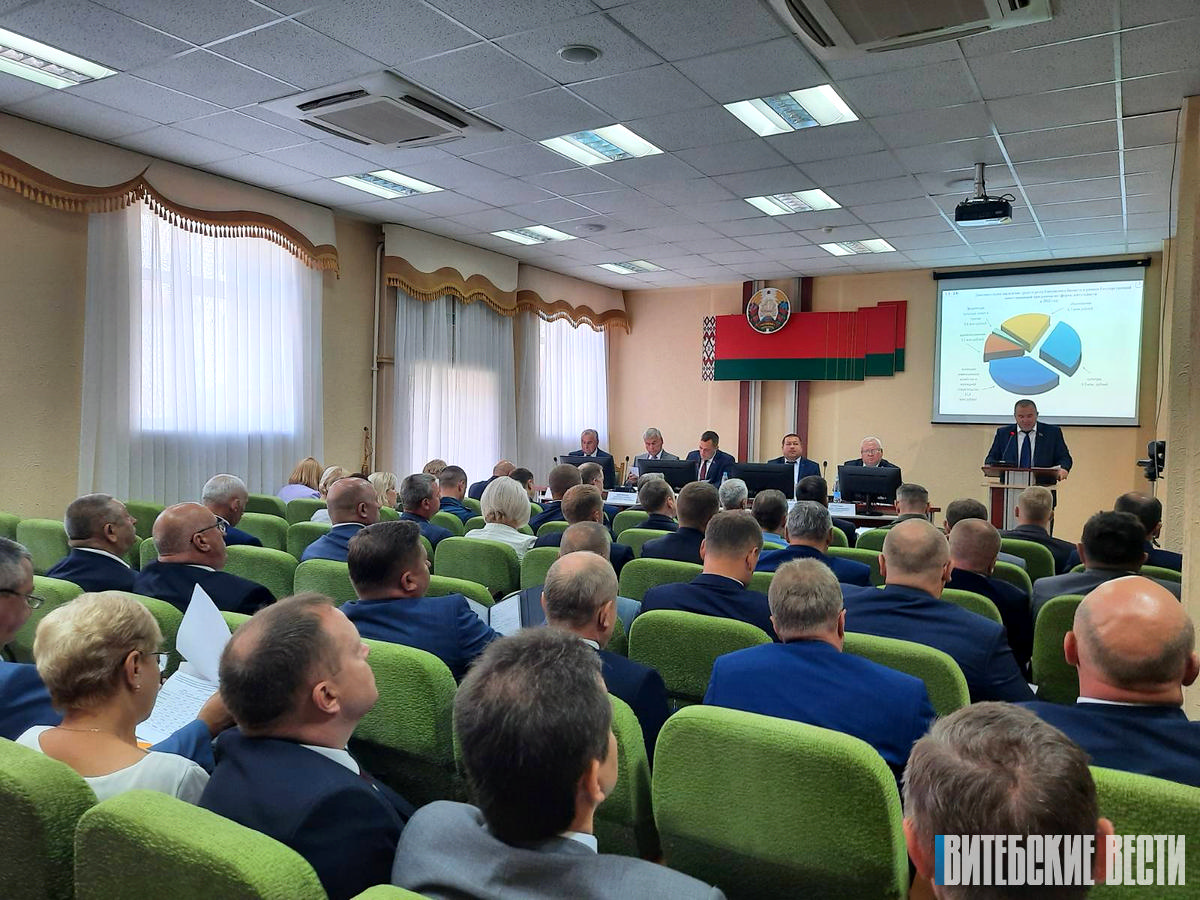 В Лепеле проходит выездное заседание облисполкома
