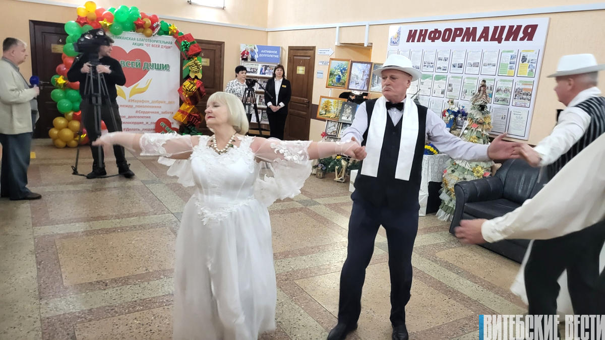 Представители топливно-энергетической сферы страны и области поздравили посетителей ТЦСОН Оршанского района