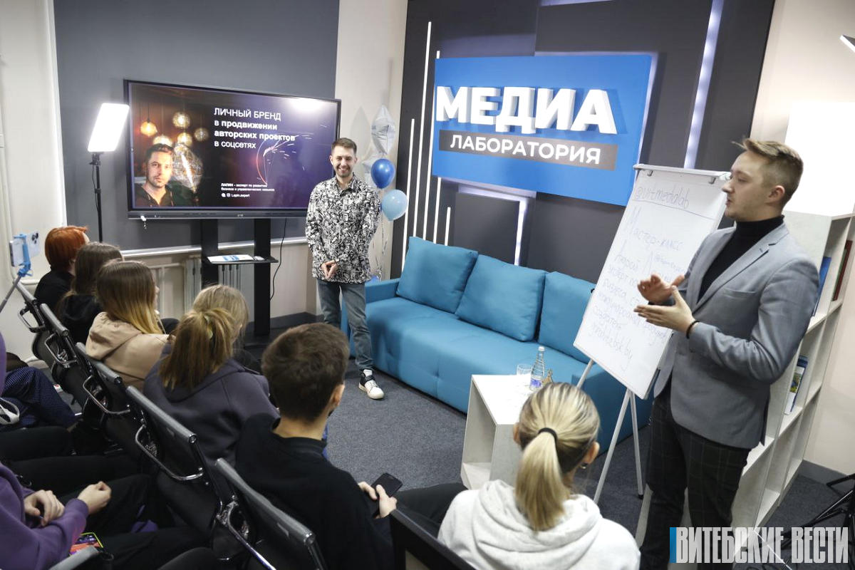 В медиалаборатории Витебской области состоялся новогодний мастер-класс 
