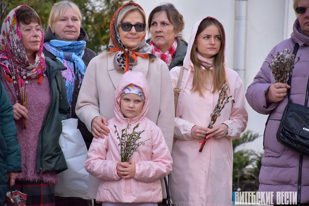 Православные верующие сегодня празднуют Вербное воскресенье