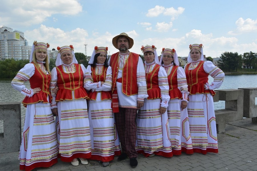 Гаючая крыніца Святога Яна і 6-мятровы старажытны валун: чым яшчэ вядомы аграгарадок Язна Міёрскага раёна?