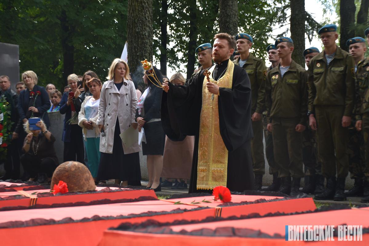 В Воронах перезахоронили останки 127 воинов, погибших в годы ВОВ