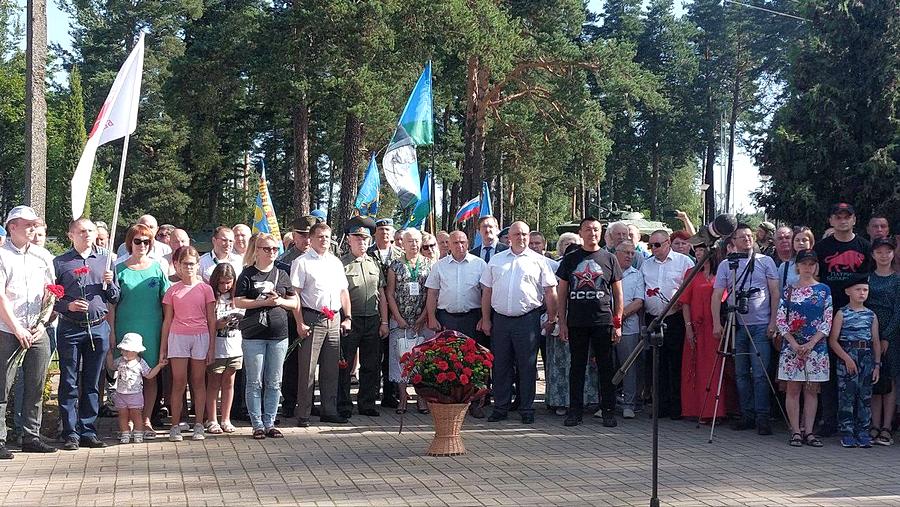 В Новополоцке стартовал первый международный фестиваль патриотической и армейской песни "Синева"