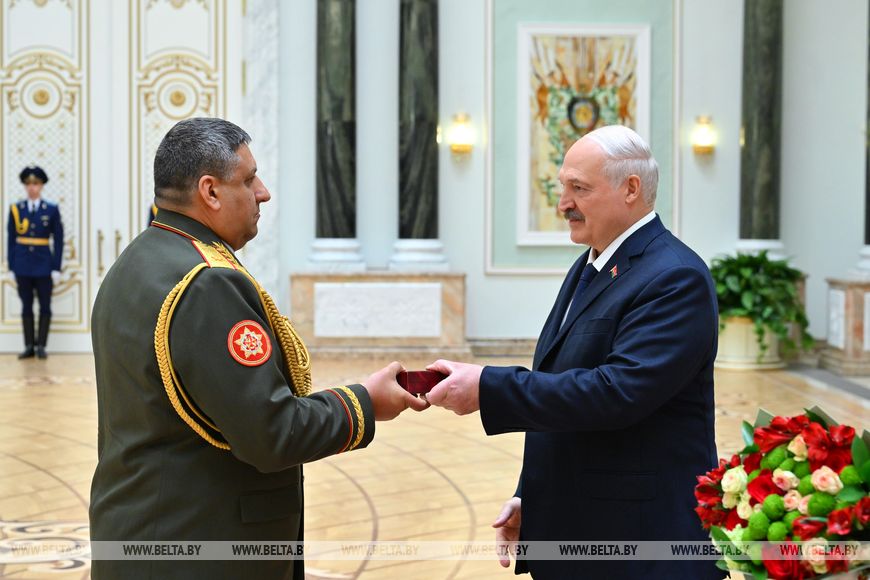 Лукашенко в преддверии священного праздника Дня Победы вручил государственные награды