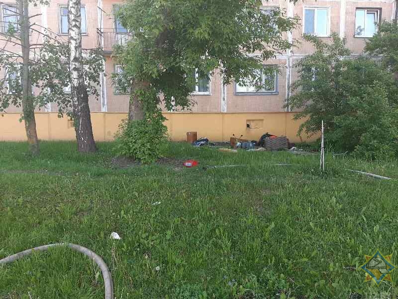 В Витебске работники МЧС спасли пенсионерку из горящей многоэтажки