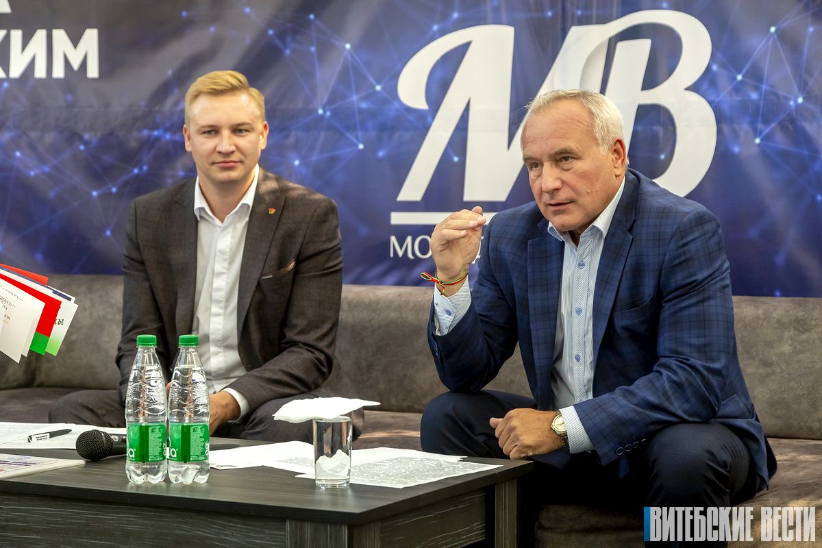 Николай Шерстнёв встретился с молодёжными лидерами Витебской области