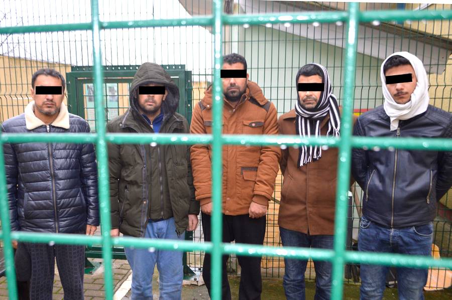 Более десятка нелегальных мигрантов с детьми пытались попасть в Евросоюз через Беларусь