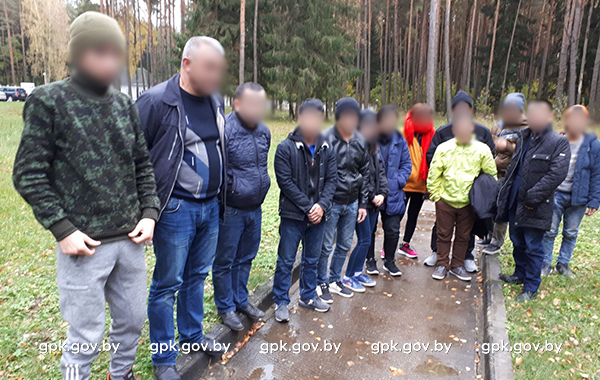 Нелегальных мигрантов из Вьетнама задержали пограничники в Поставах (+ВИДЕО)