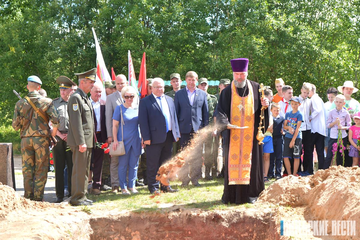В Витебском районе перезахоронили останки 108 воинов Красной армии, погибших в годы Великой Отечественной войны