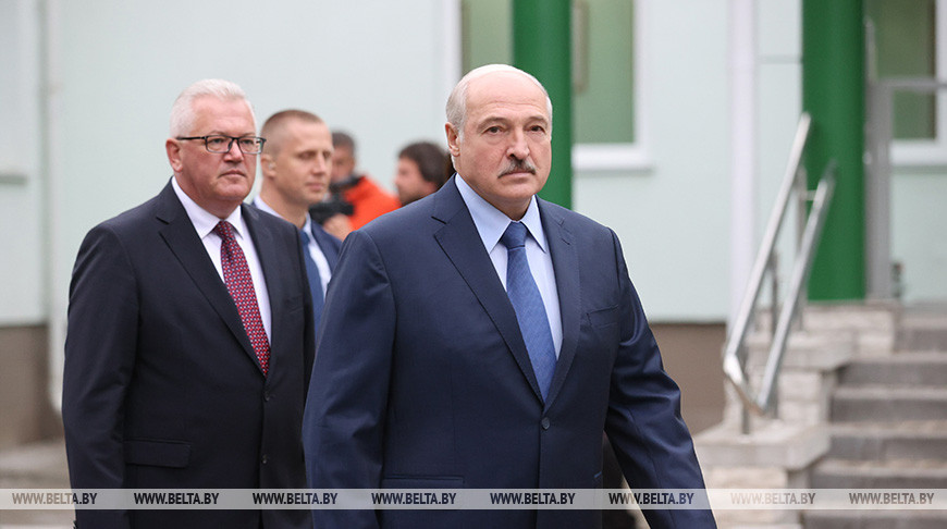 Лукашенко: горжусь молодыми людьми, которые не отрываются от жизни и выбирают реальную профессию