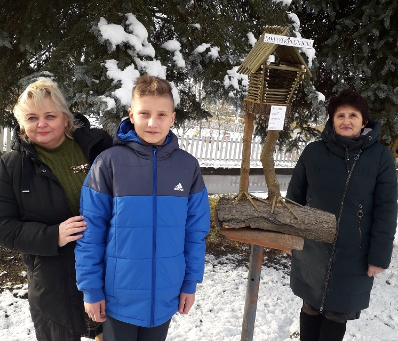 Толочинские школьники увлекаются фотобёрдингом и мастерят домики для пернатых