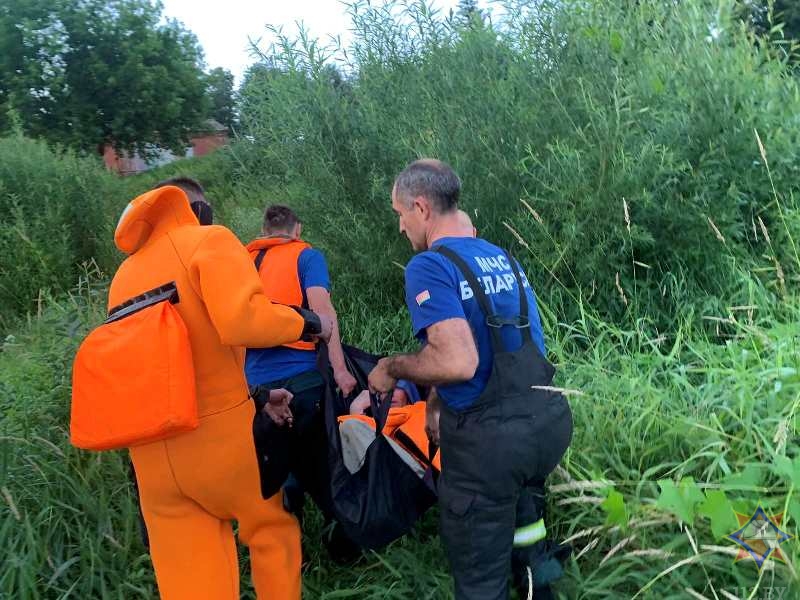 В Полоцке на Западной Двине сотрудники МЧС спасли женщину