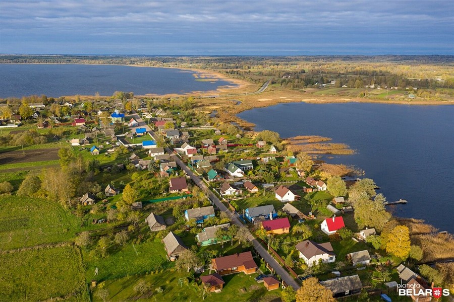 Два муралы ўпрыгожылі вёску Пераброддзе на Міёршчыне