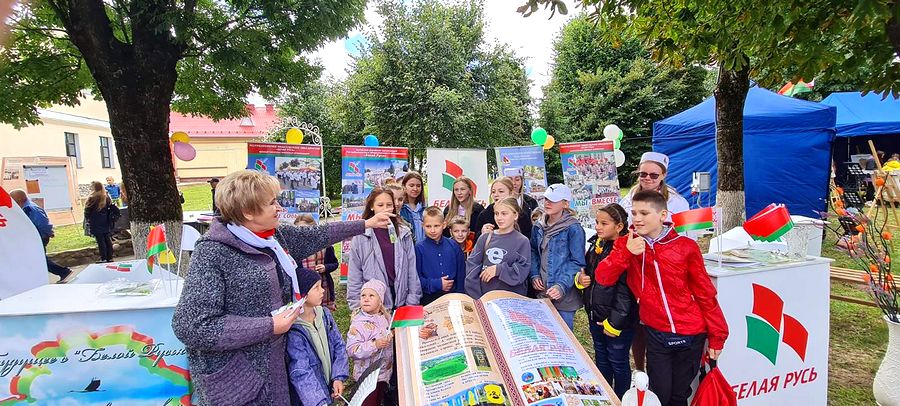 Дэлэгацыя Вiцебскай вобласці прыняла ўдзел у Дне беларускага пісьменства ў Капылi