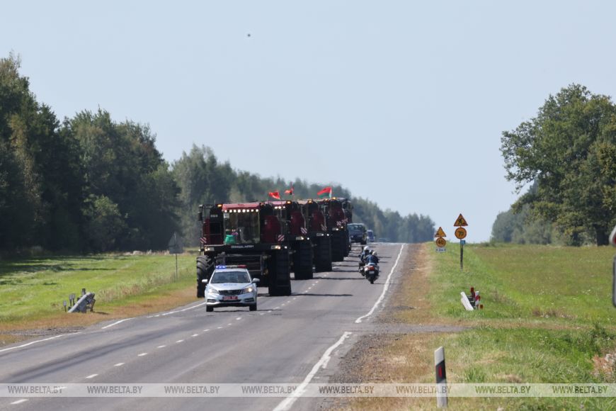 В Витебскую область на помощь аграриям будут направлены комбайны из трех регионов 