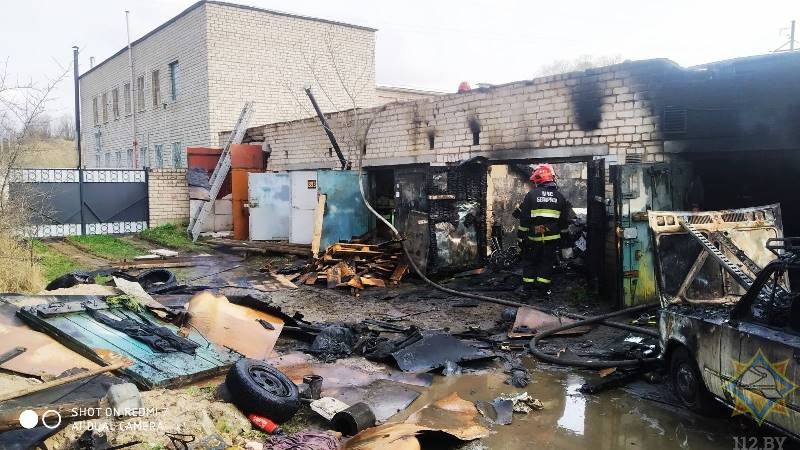 В Витебске горели три гаража