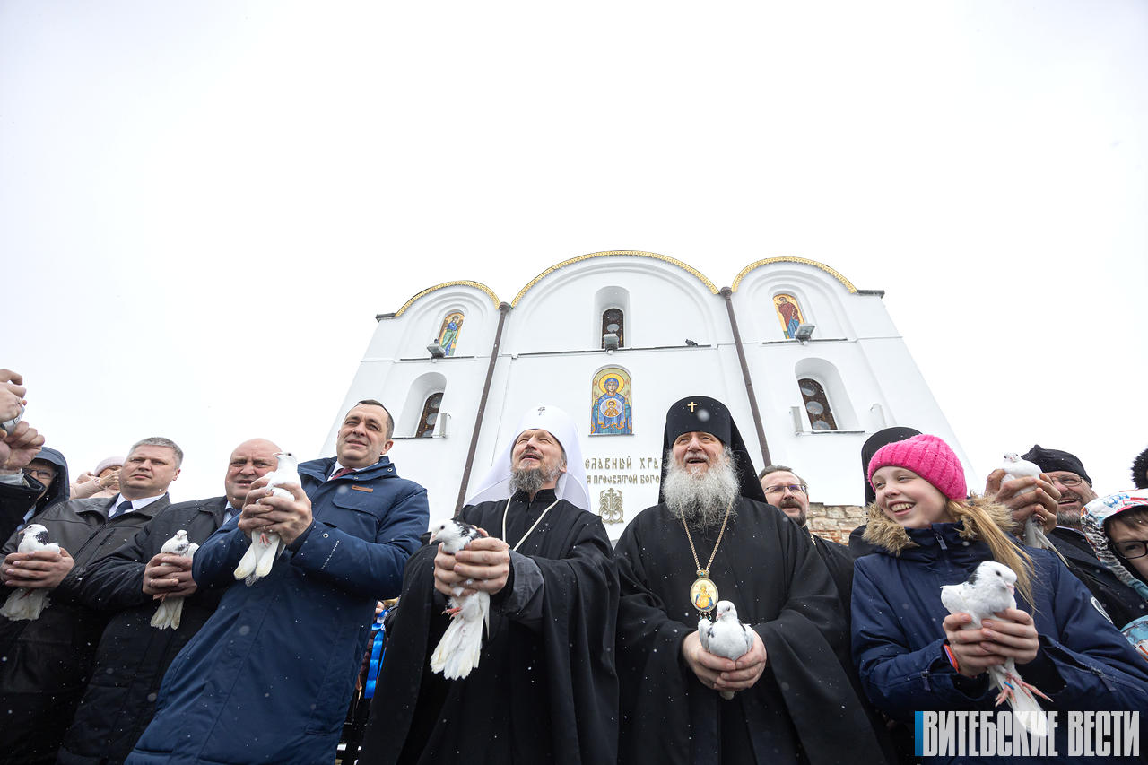 В Витебске Патриарший Экзарх всея Беларуси возглавил богослужение и поздравил прихожан с праздником Благовещения