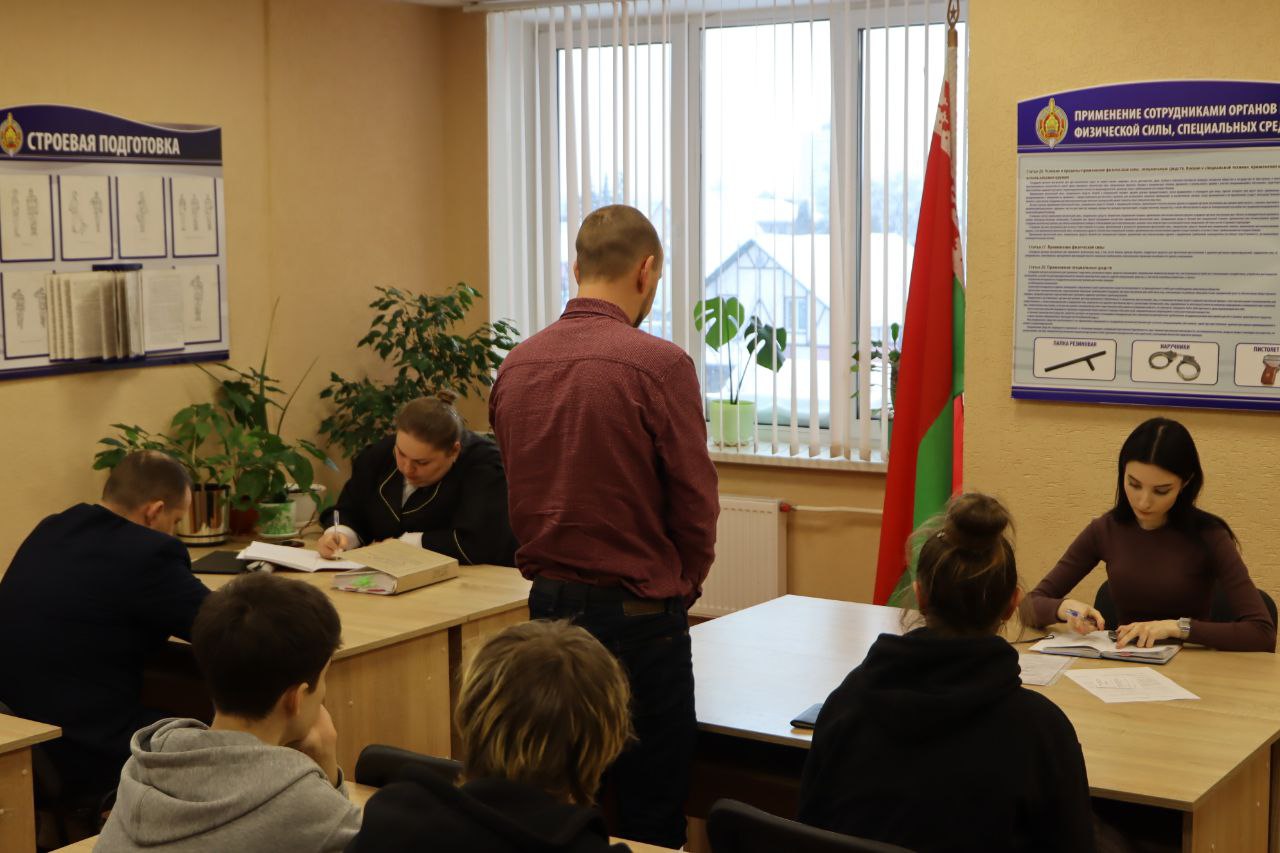 Профилактическая акция в суде. Витебские подростки увидели процесс по делу о наркотиках 