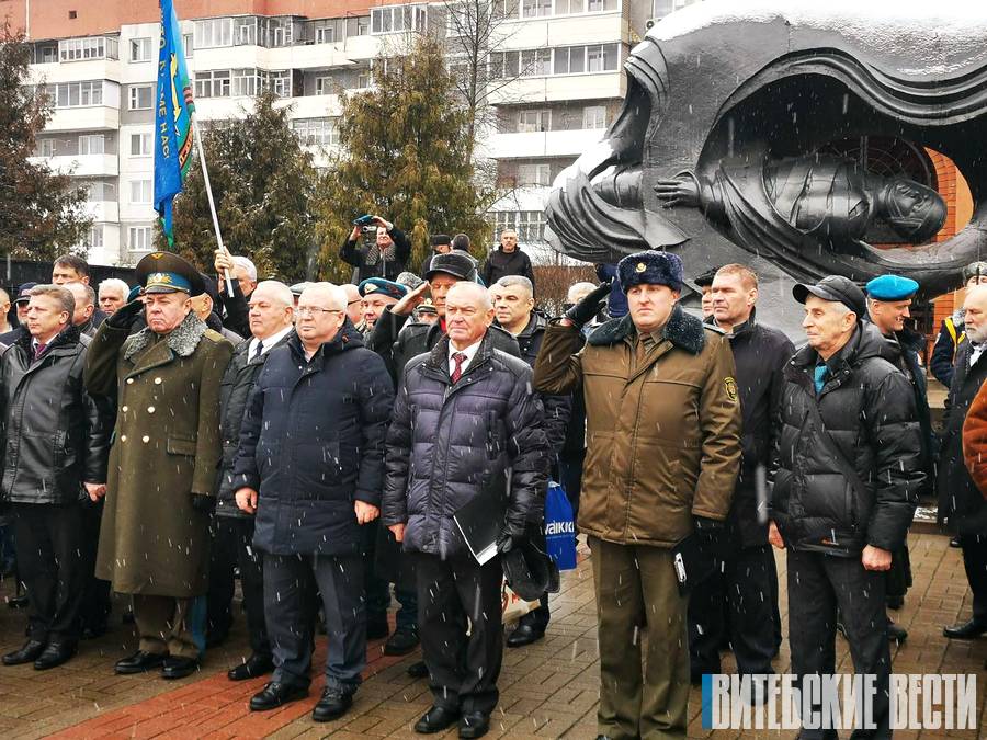 103-я отдельная гвардейская воздушно-десантная бригада отметила 75-летие