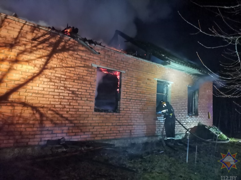 Два человека погибли на пожаре в Оршанском районе 