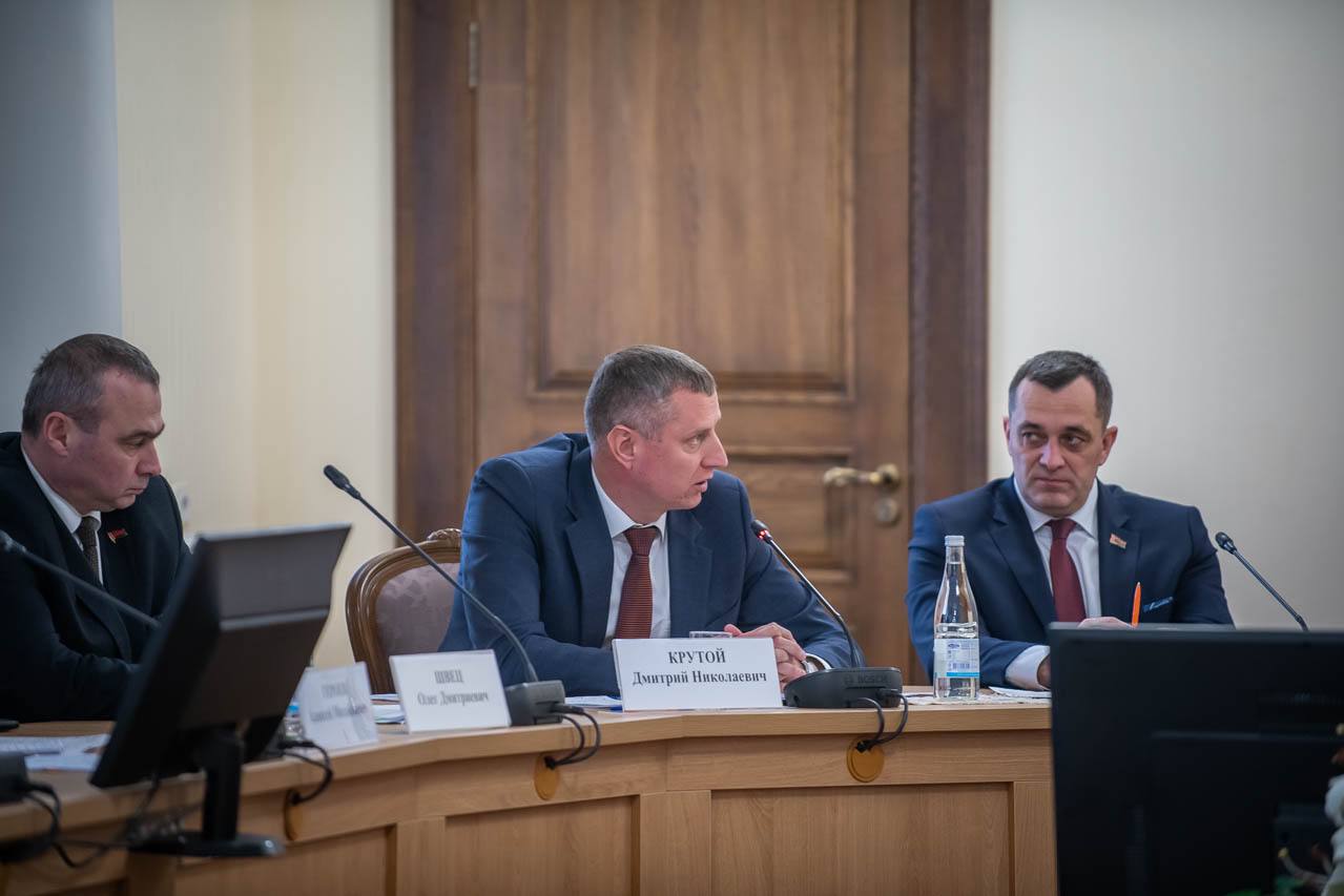 Состоялась рабочая встреча Александра Субботина с губернатором Смоленской области Василием Анохиным