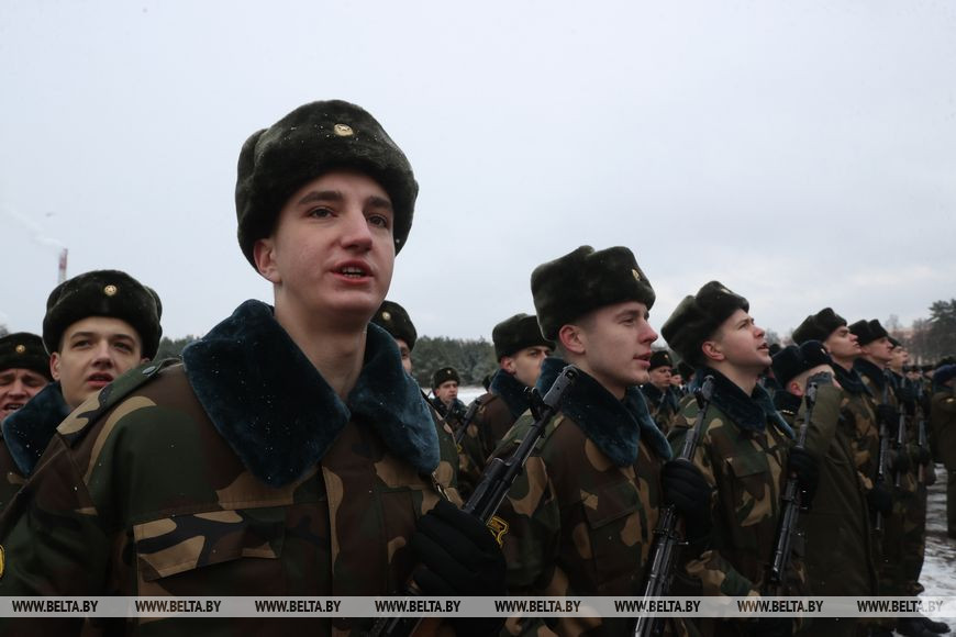Министр обороны Виктор Хренин: "Более 6 тыс. молодых ребят сегодня принесли присягу, поклялись на верность своей Родине, своему народу"