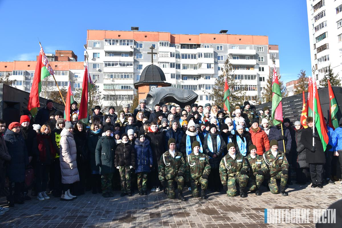 Митинг ко Дню защитников Отечества и 105-летию Вооруженных сил состоялся у памятного знака «Боль» в Витебске