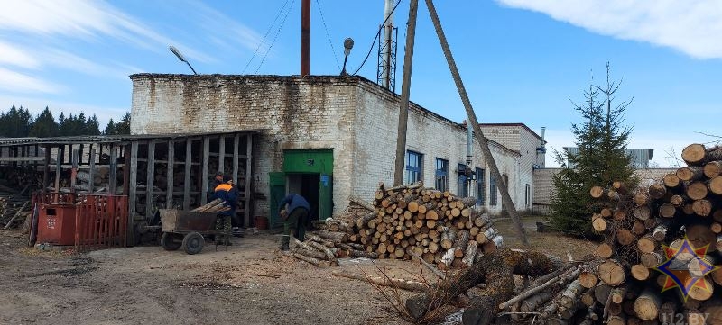 В Сенно горела котельная, причины пожара устанавливаются