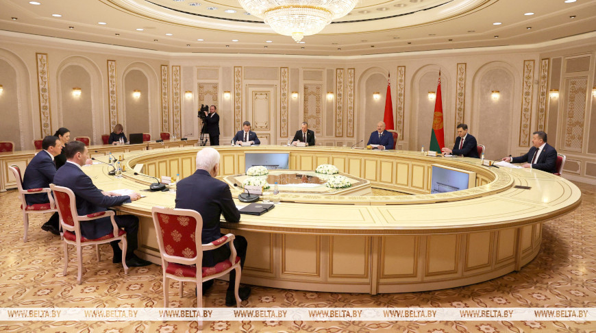 Лукашенко: Беларусь и Россия в состоянии решить актуальные вопросы, которые стоят перед странами